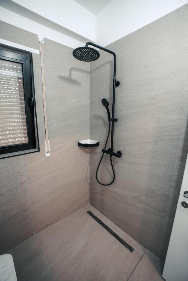 Mia Marine Rooms Хімара Екстер'єр фото
